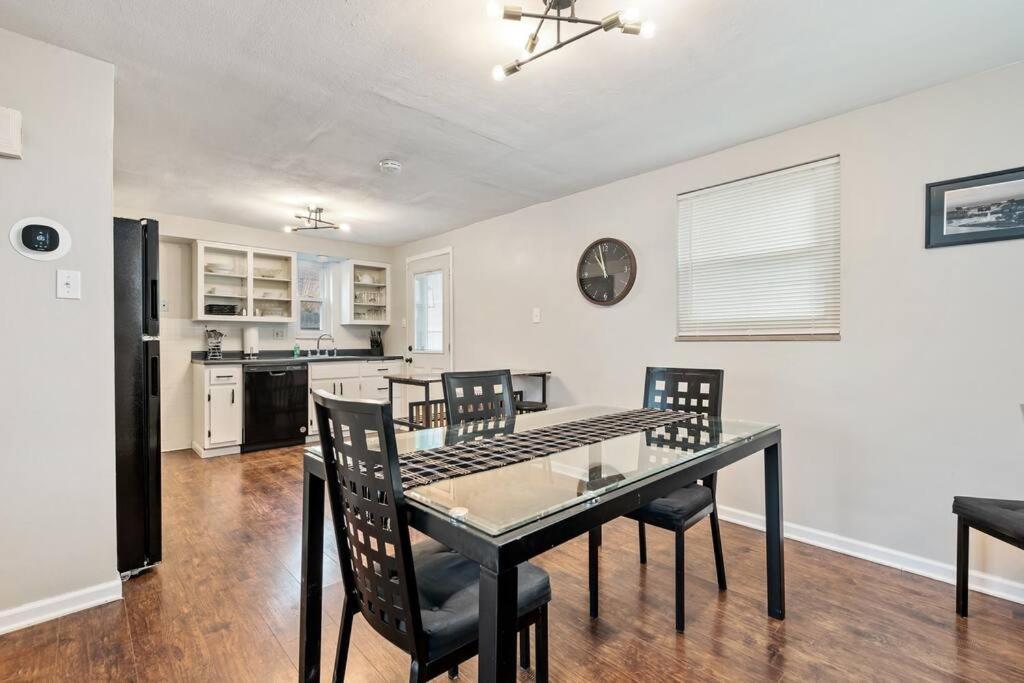 Open Floor Spacious Home, 15Min From Downtown, Private Garage, Kids Friendly พิตต์สเบิร์ก ภายนอก รูปภาพ