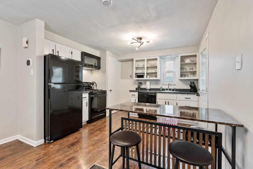 Open Floor Spacious Home, 15Min From Downtown, Private Garage, Kids Friendly พิตต์สเบิร์ก ภายนอก รูปภาพ